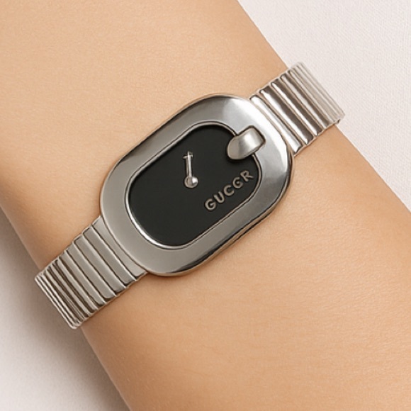 Gucci Vintage Unisex Watch | Square Black Dial Stainless Steel Bracelet - Picture 1 of 7
